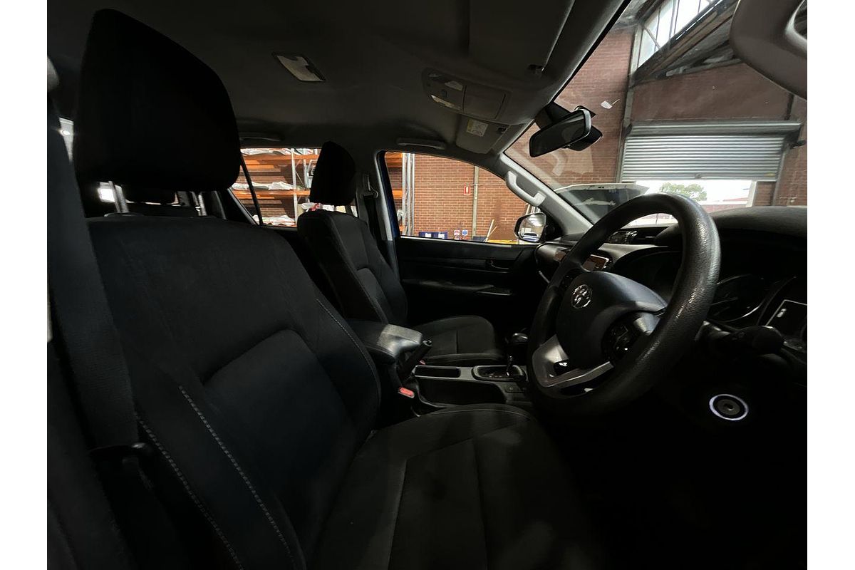 2020 Toyota Hilux SR GUN126R 4X4