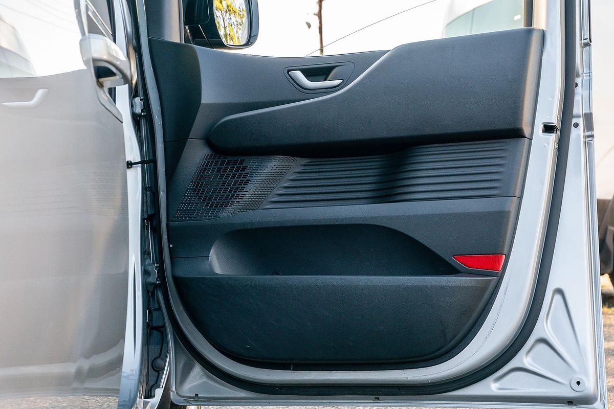 2022 Hyundai STARIA LOAD US4.V1