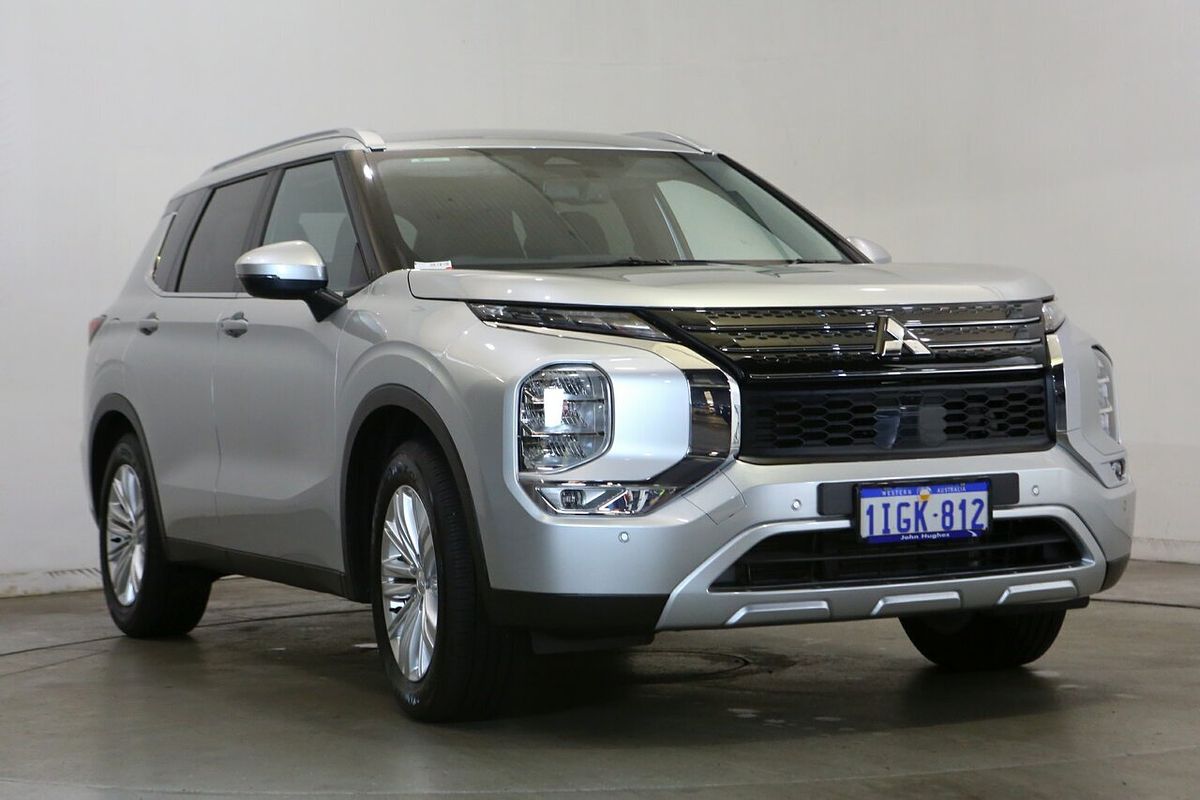 2024 Mitsubishi Outlander LS ZM