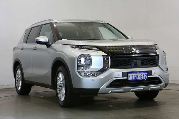 2024 Mitsubishi Outlander LS ZM
