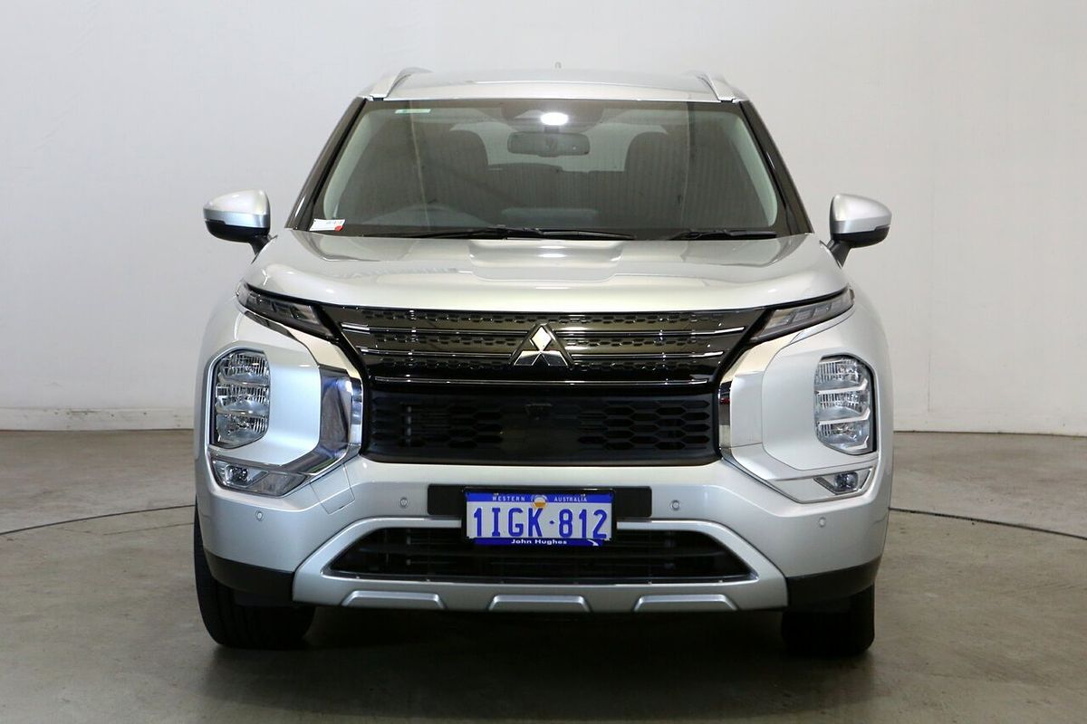 2024 Mitsubishi Outlander LS ZM