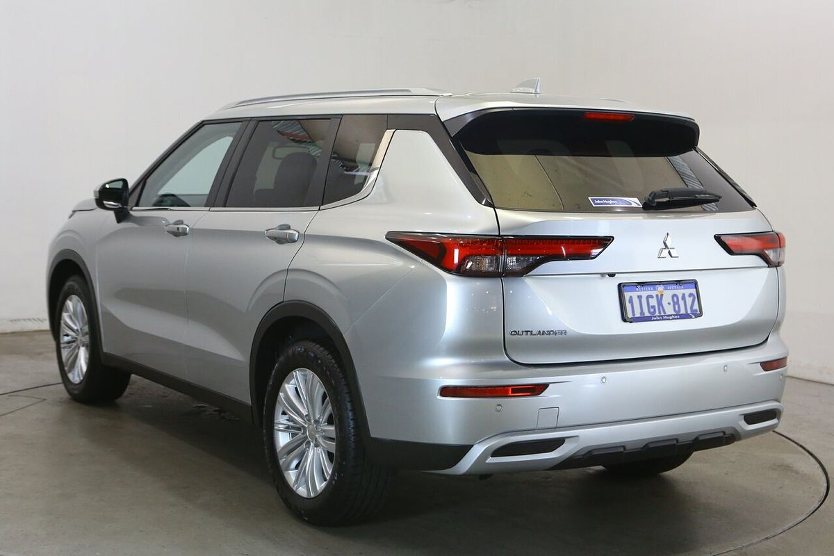 2024 Mitsubishi Outlander LS ZM