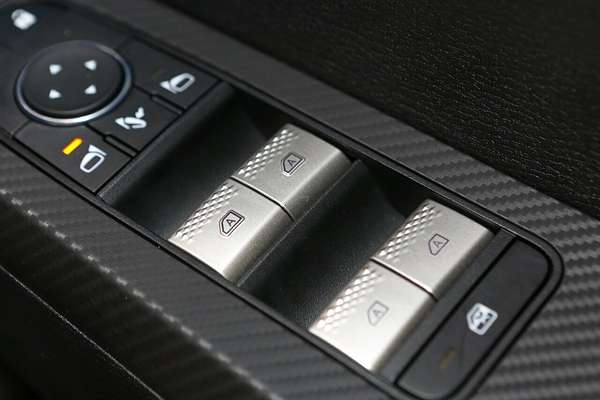 2024 Mitsubishi Outlander LS ZM