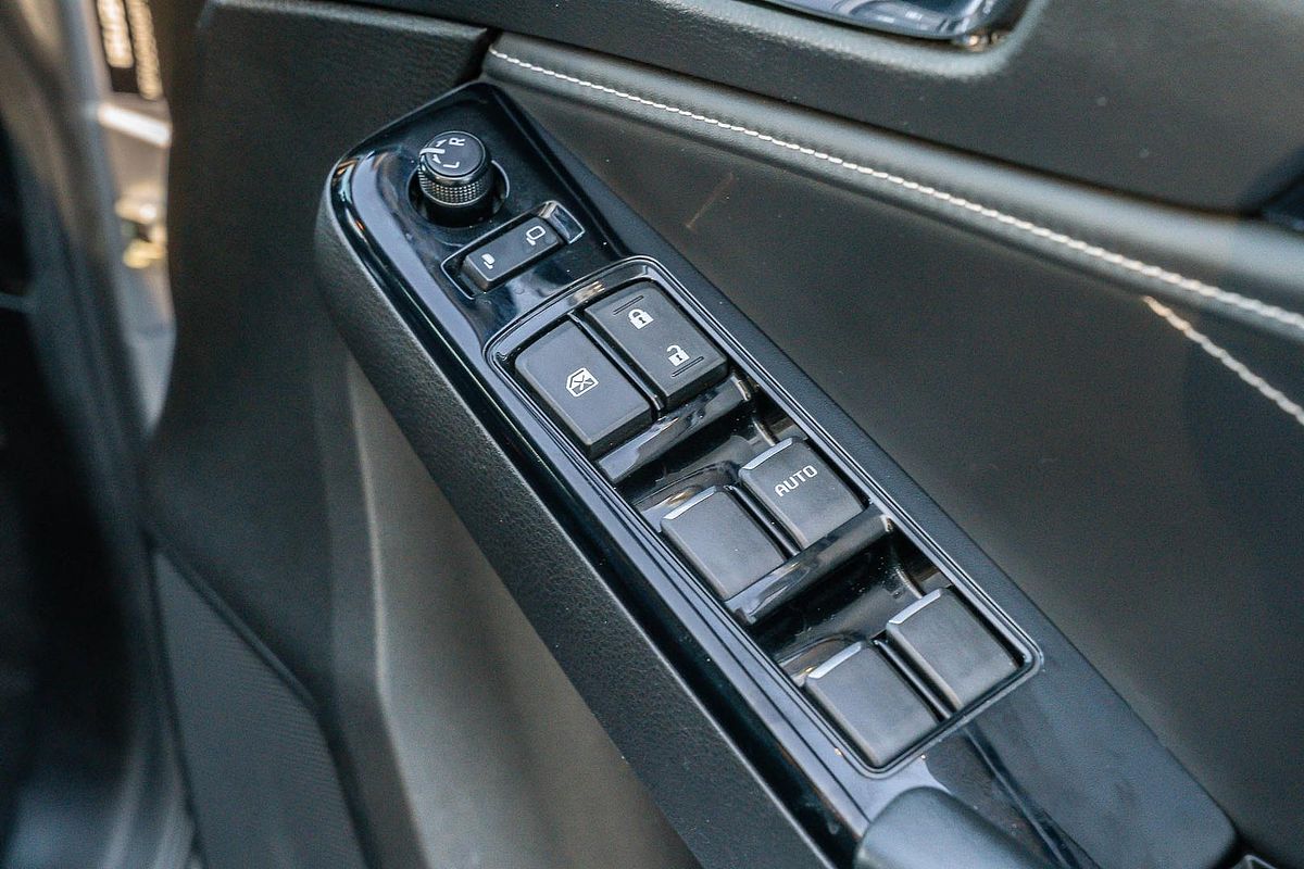 2023 Isuzu MU-X LS-T