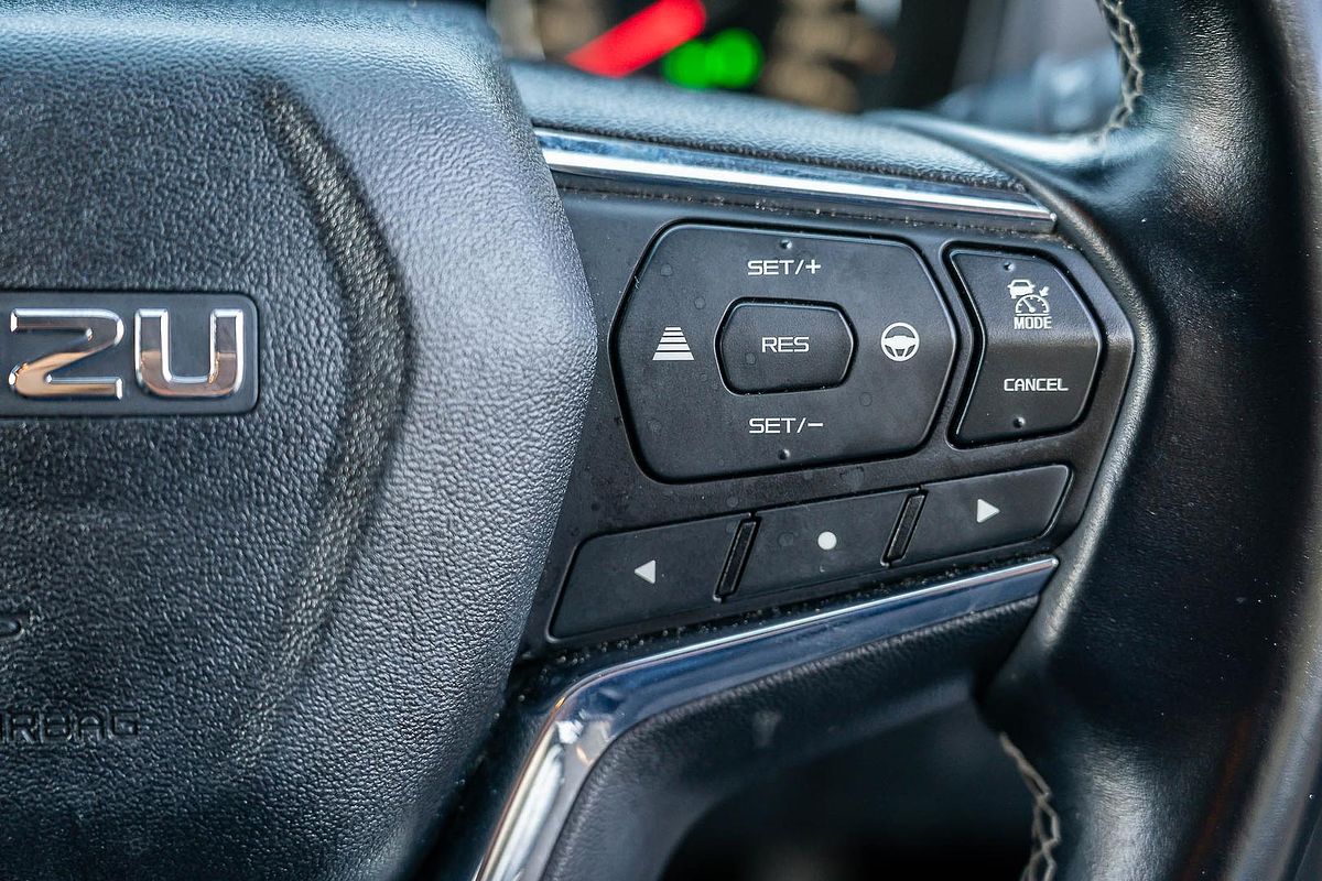 2023 Isuzu MU-X LS-T