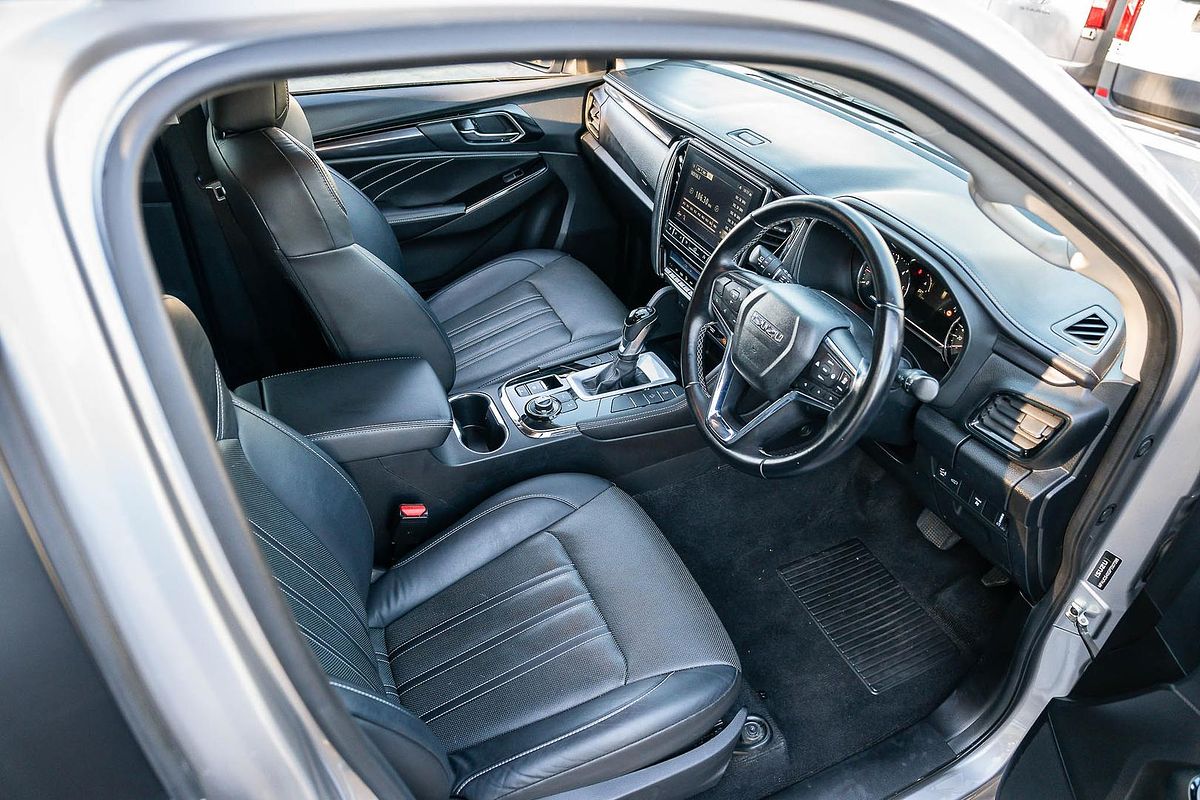 2023 Isuzu MU-X LS-T