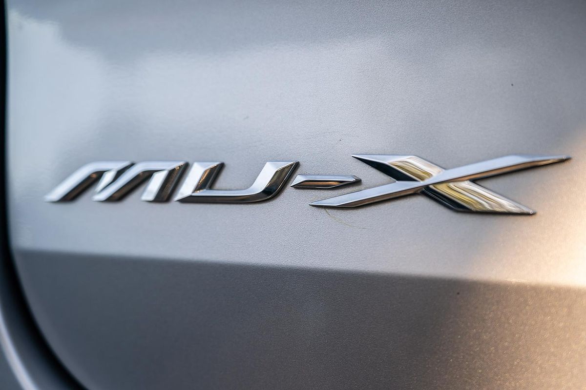 2023 Isuzu MU-X LS-T