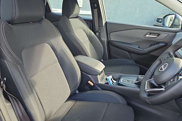 2025 Nissan QASHQAI ST-L J12
