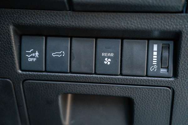 2023 Isuzu MU-X LS-T