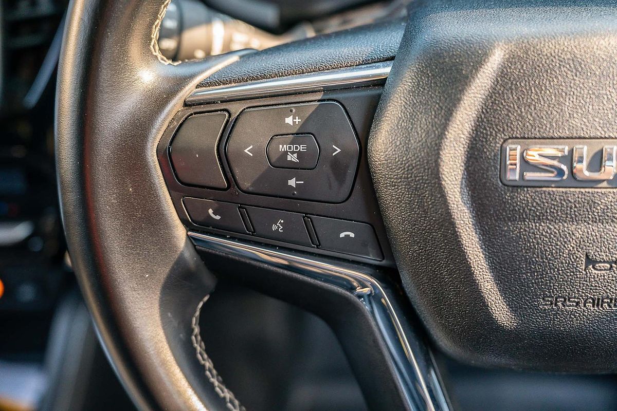 2023 Isuzu MU-X LS-T