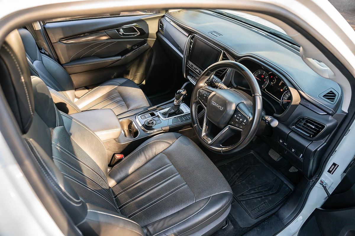 2023 Isuzu MU-X LS-T