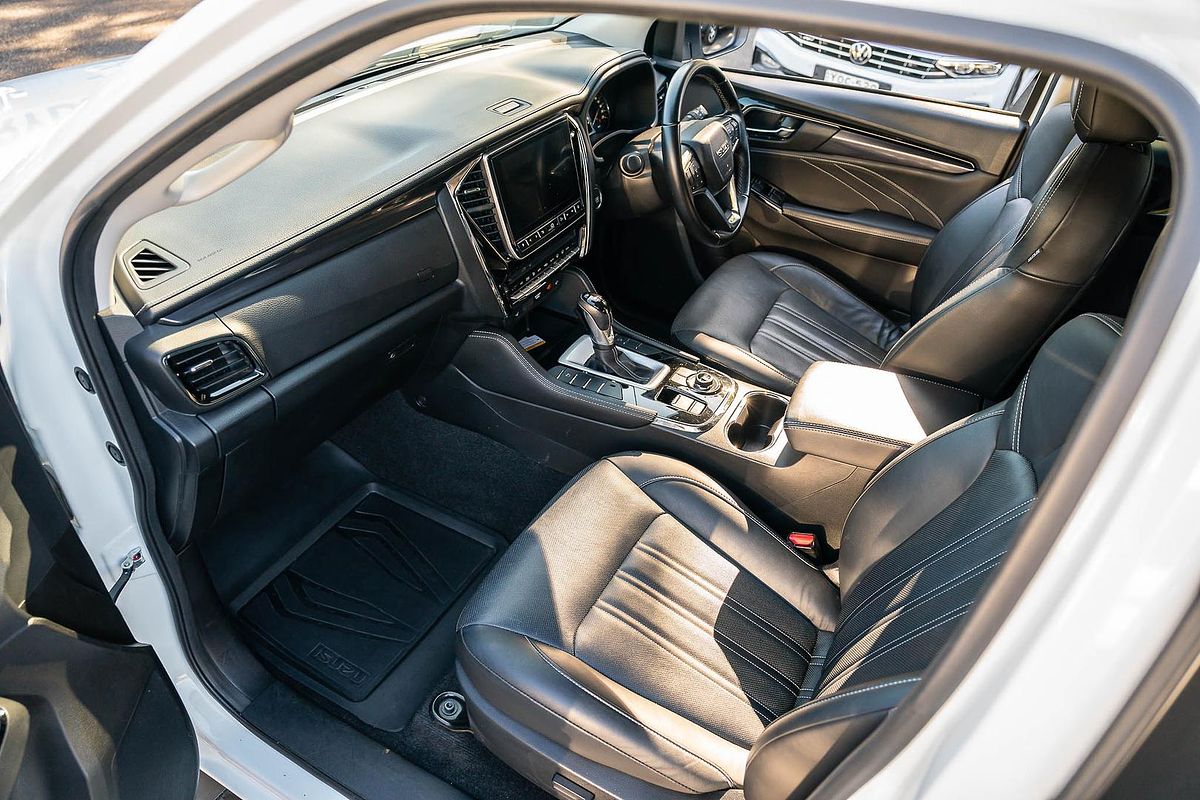 2023 Isuzu MU-X LS-T