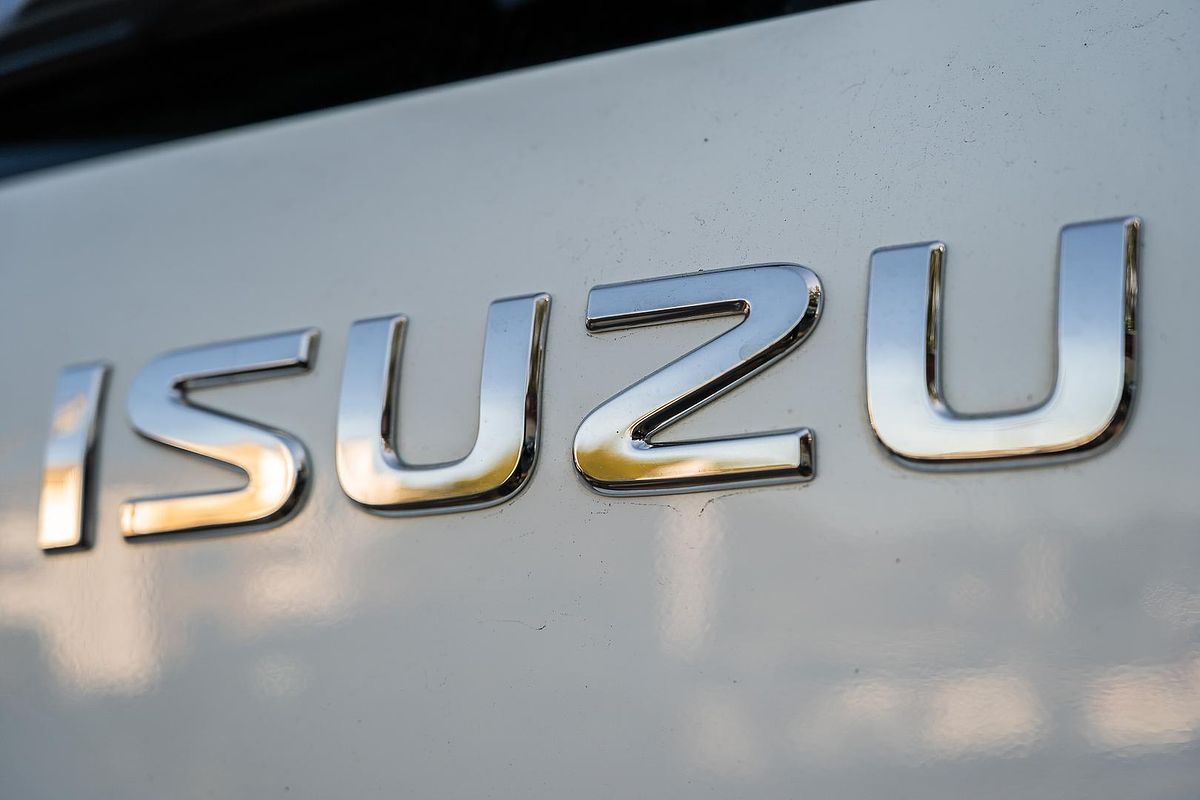 2023 Isuzu MU-X LS-T