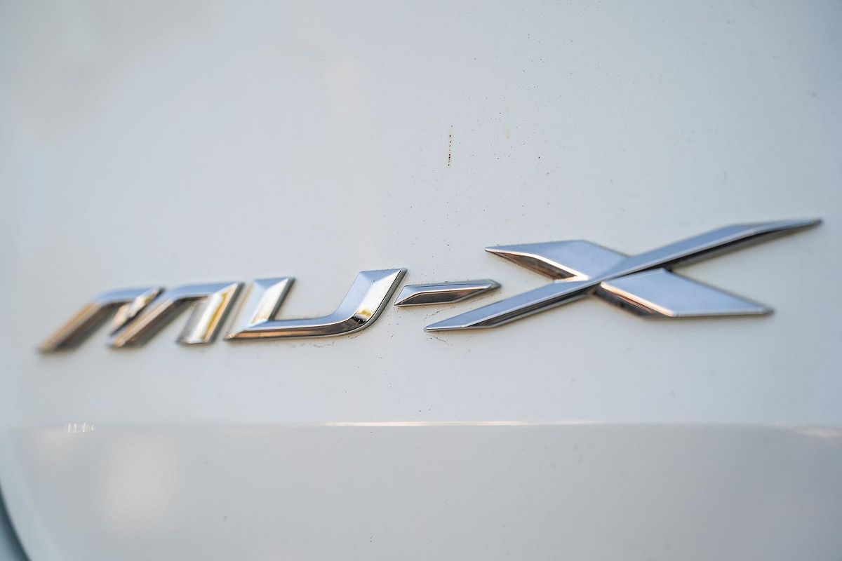 2023 Isuzu MU-X LS-T