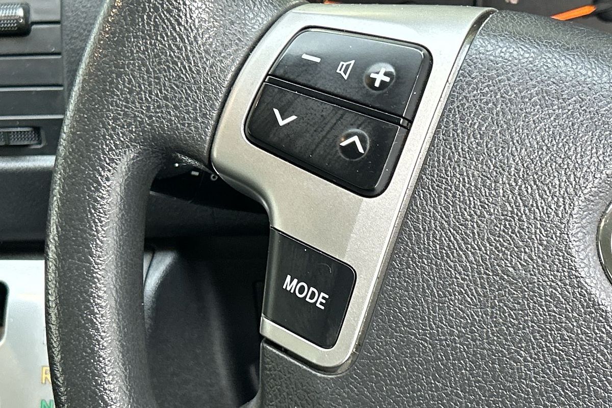 2014 Toyota Hiace Commuter KDH223R