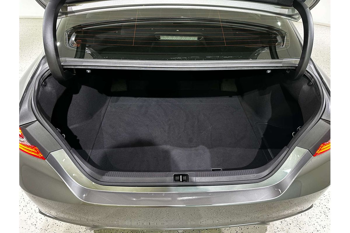 2022 Toyota Camry SL AXVH70R