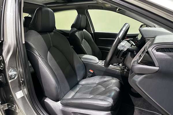 2022 Toyota Camry SL AXVH70R
