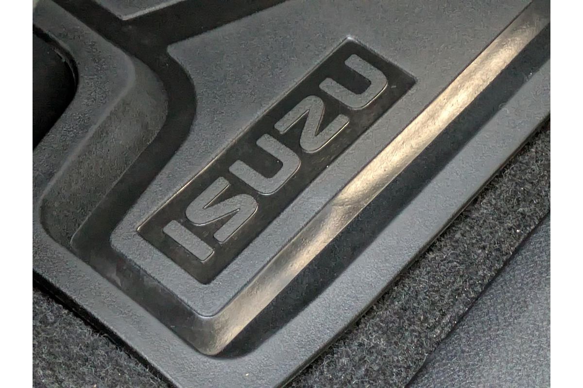 2024 Isuzu MU-X LS-T