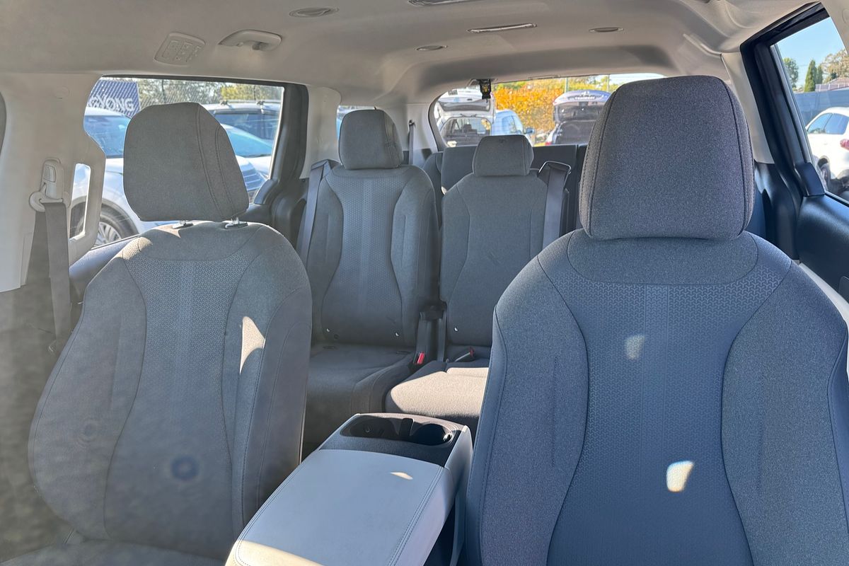 2023 Kia Carnival S KA4