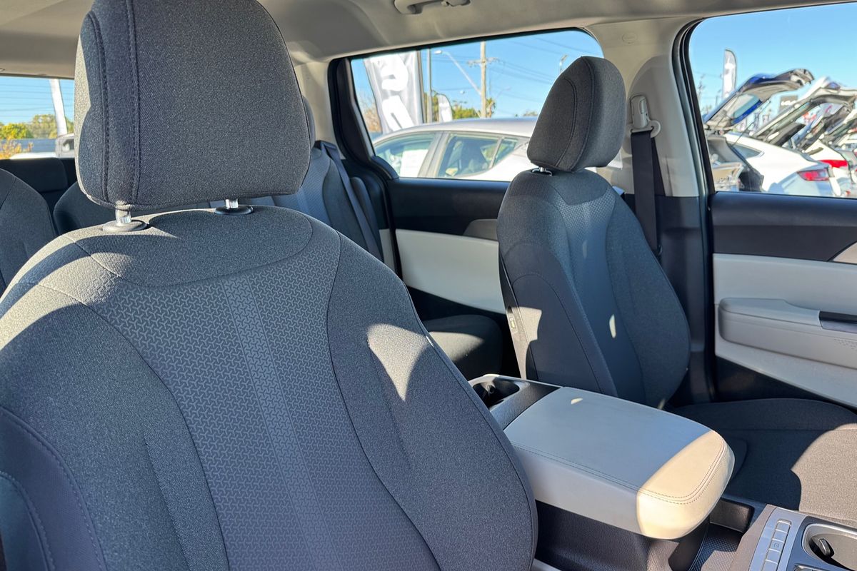 2023 Kia Carnival S KA4