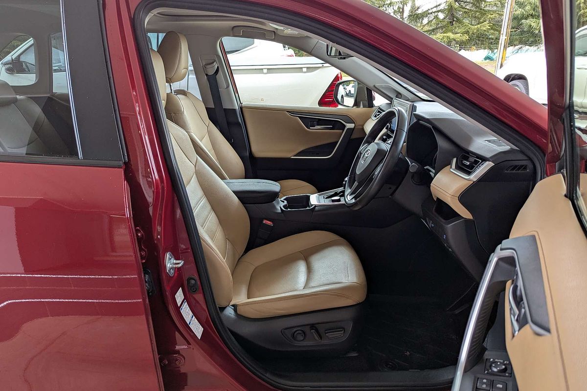 2021 Toyota RAV4 Cruiser AXAH54R