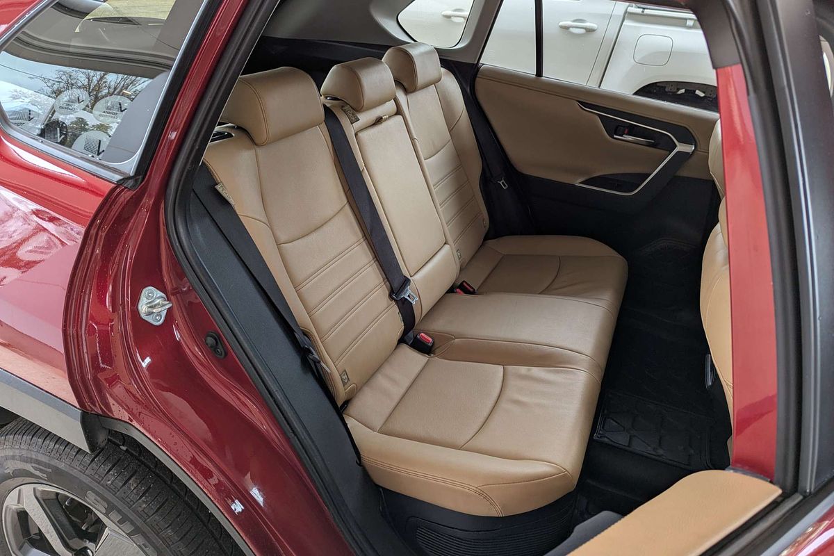 2021 Toyota RAV4 Cruiser AXAH54R