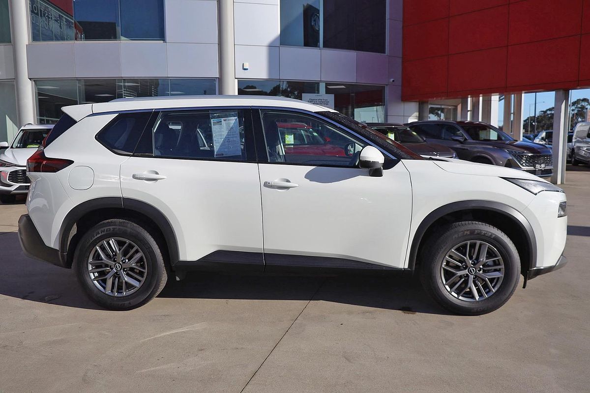 2024 Nissan X-TRAIL ST T33