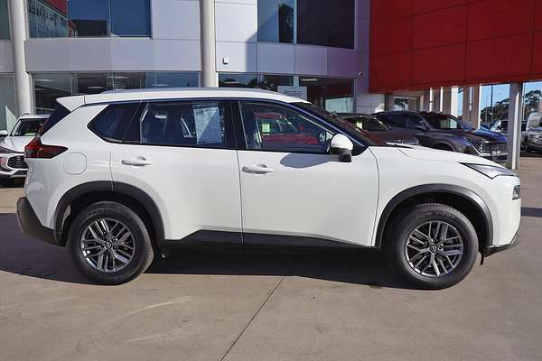 2024 Nissan X-TRAIL ST T33