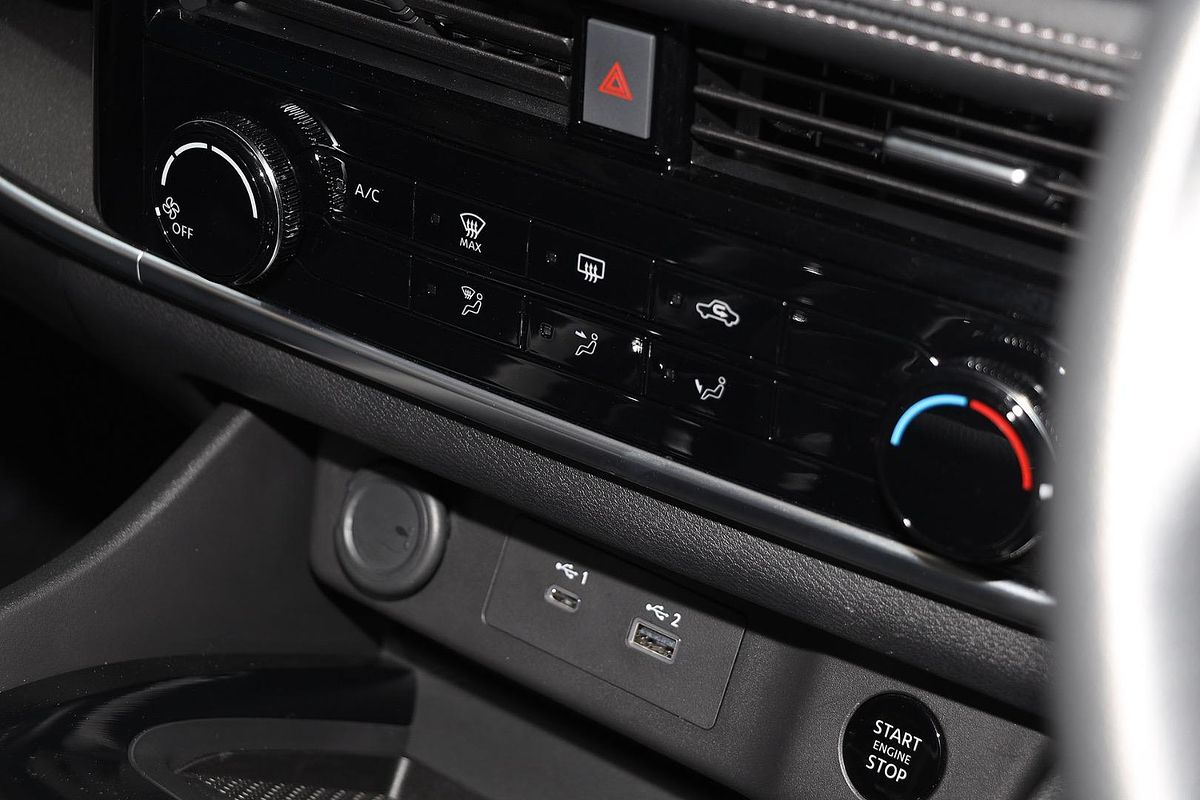 2024 Nissan X-TRAIL ST T33