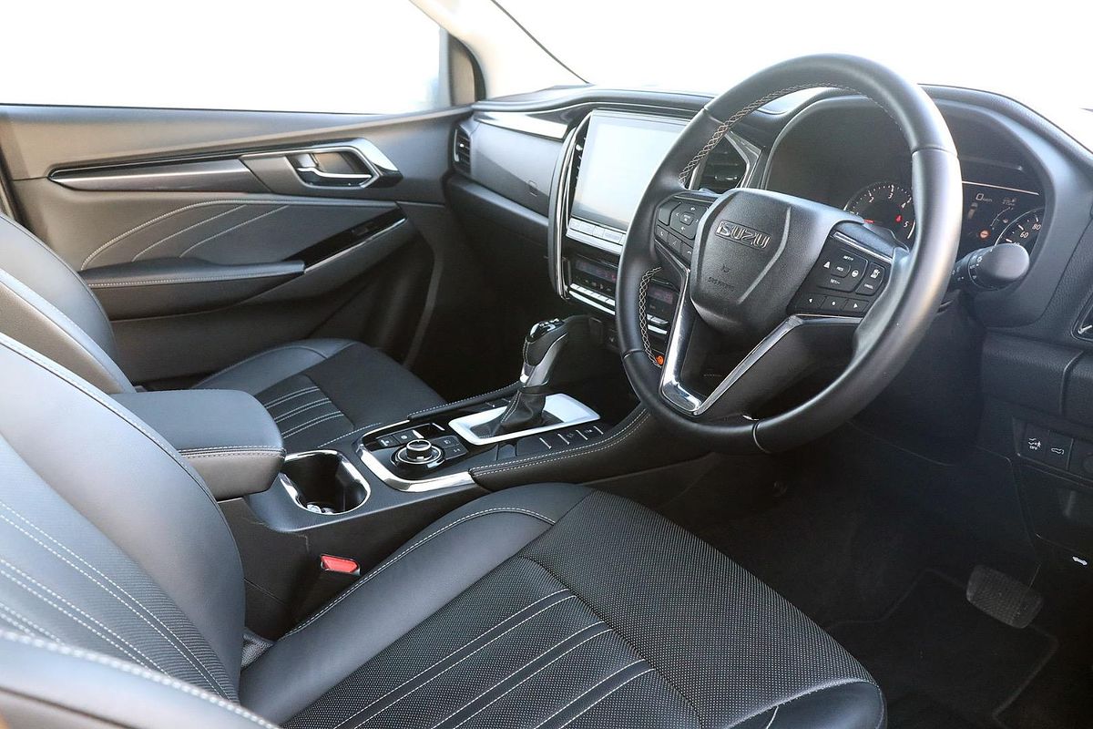 2024 Isuzu MU-X LS-T