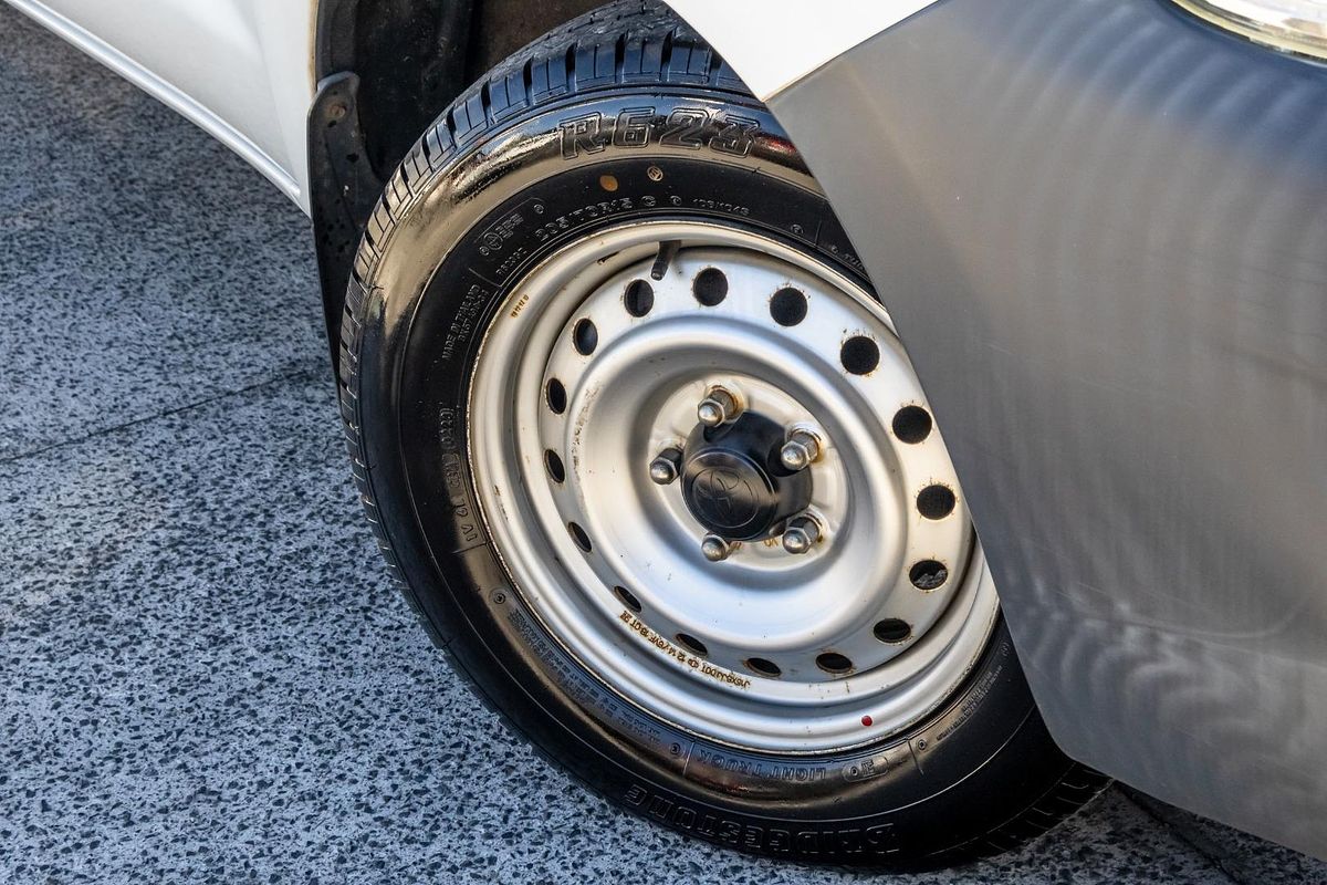 2014 Toyota Hilux Workmate TGN16R Rear Wheel Drive