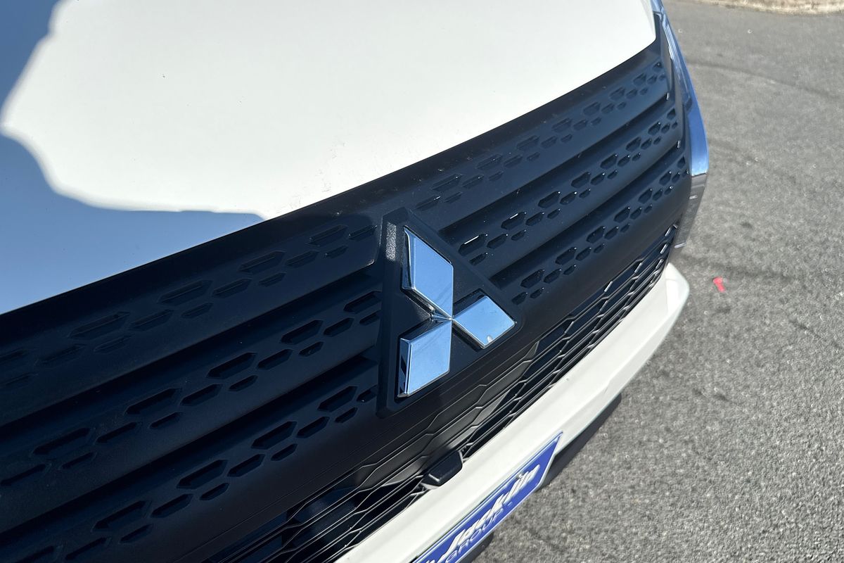 2024 Mitsubishi Eclipse Cross LS YB