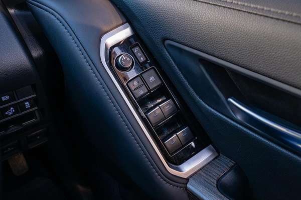 2023 Toyota Landcruiser VX FJA300R