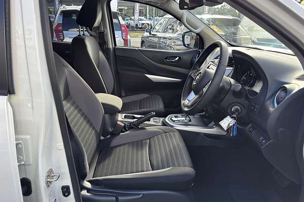 2024 Nissan Navara ST D23 4X4