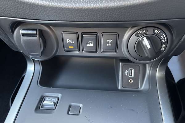 2024 Nissan Navara ST D23 4X4