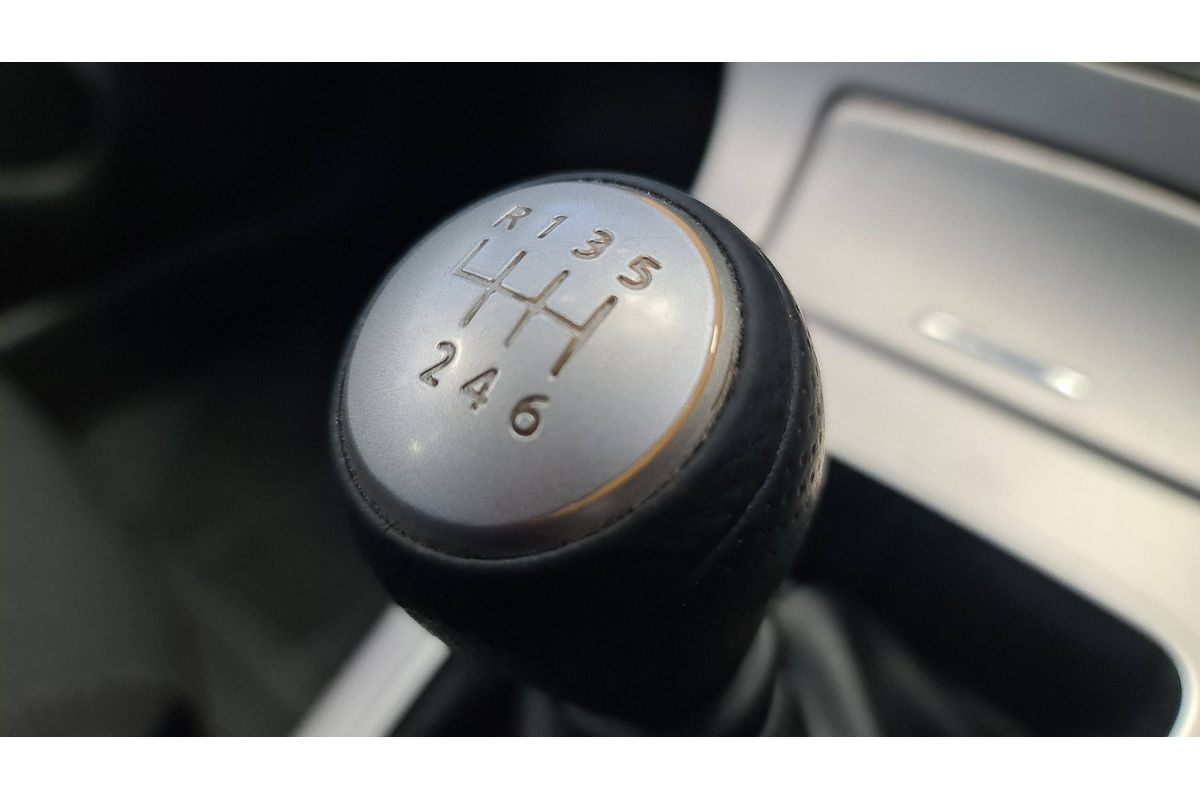 2013 Nissan Pulsar ST C12