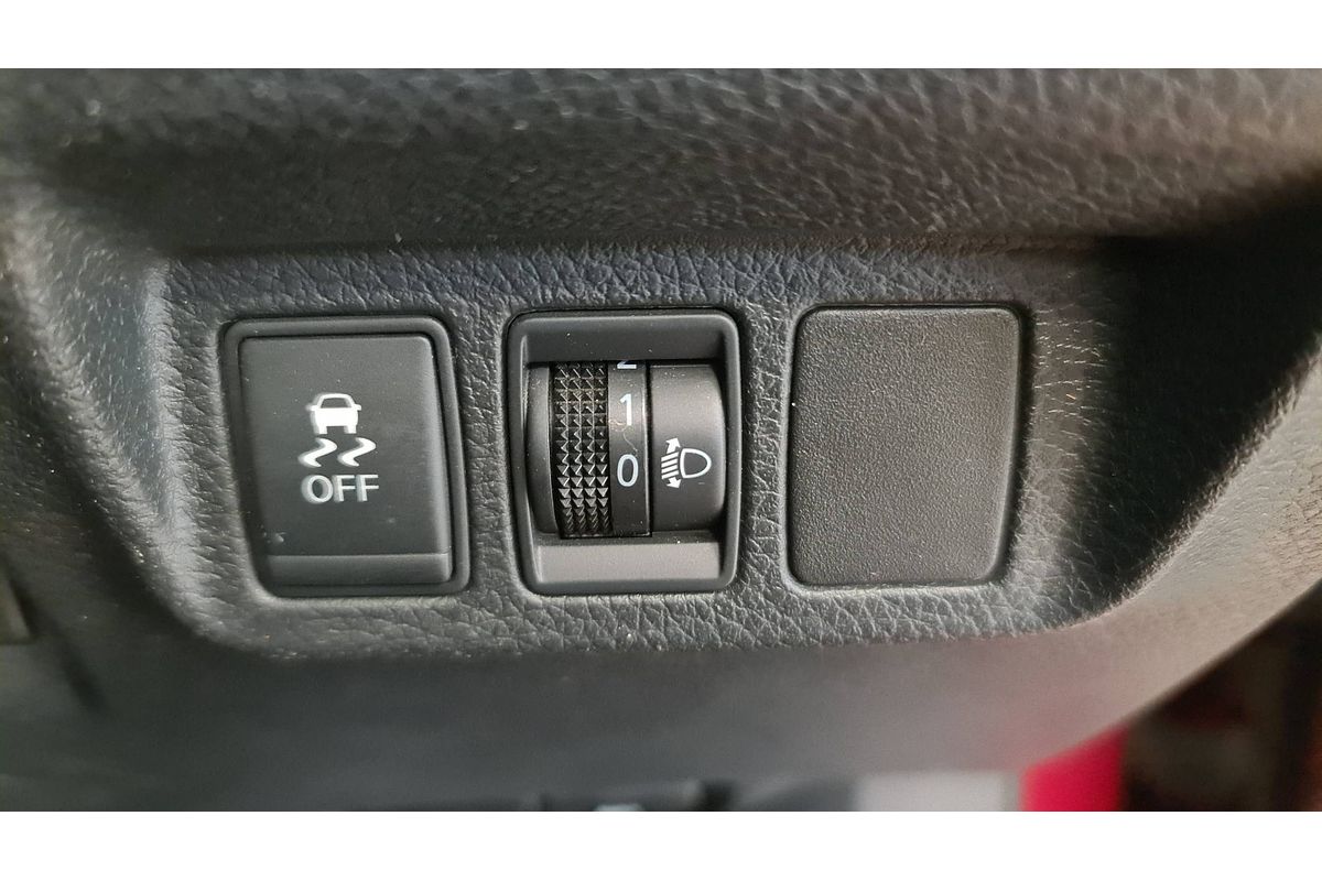 2013 Nissan Pulsar ST C12