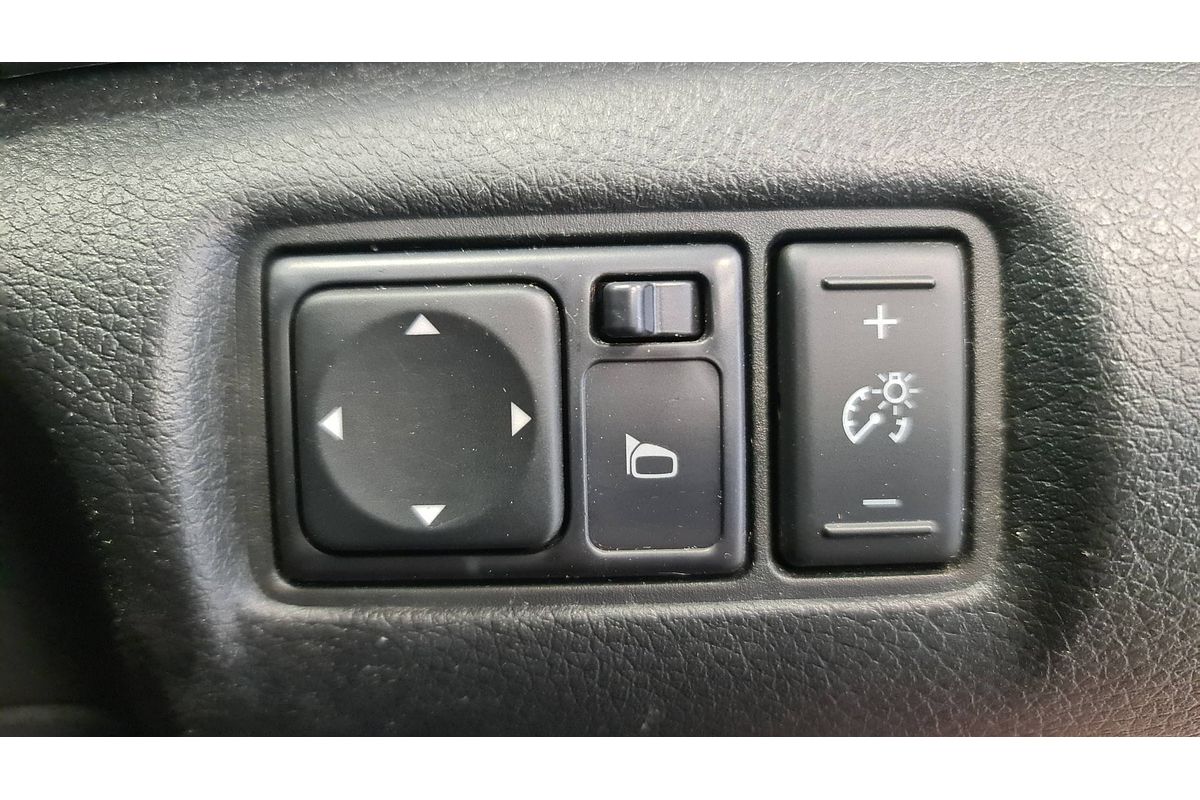 2013 Nissan Pulsar ST C12