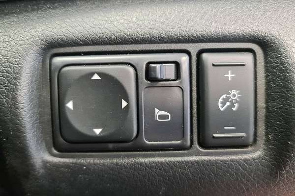 2013 Nissan Pulsar ST C12