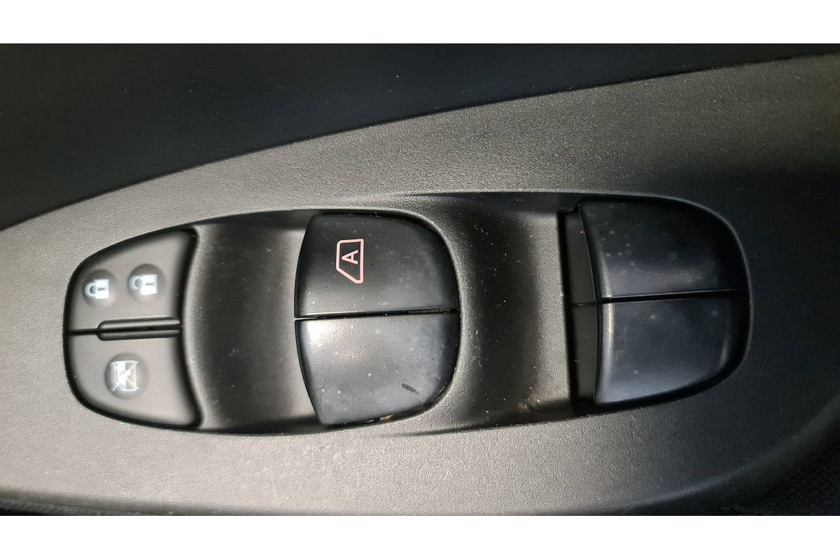2013 Nissan Pulsar ST C12