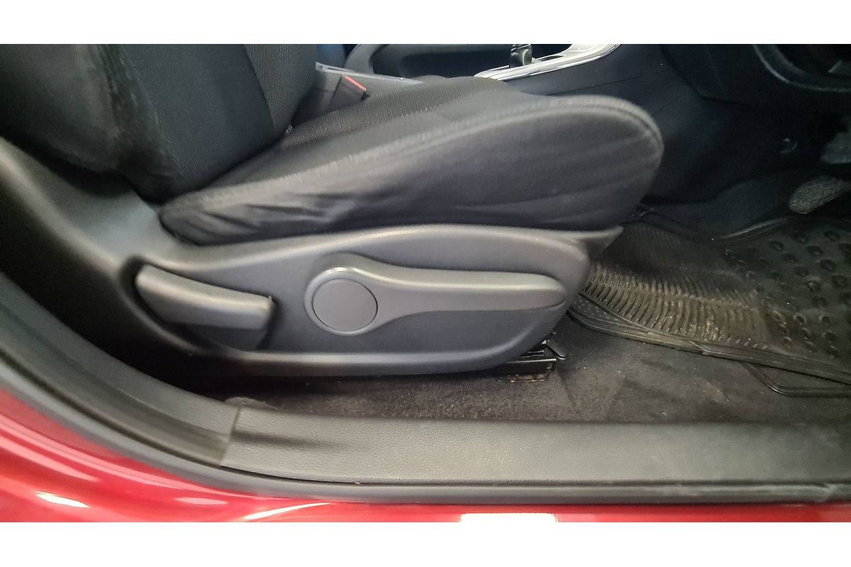 2013 Nissan Pulsar ST C12