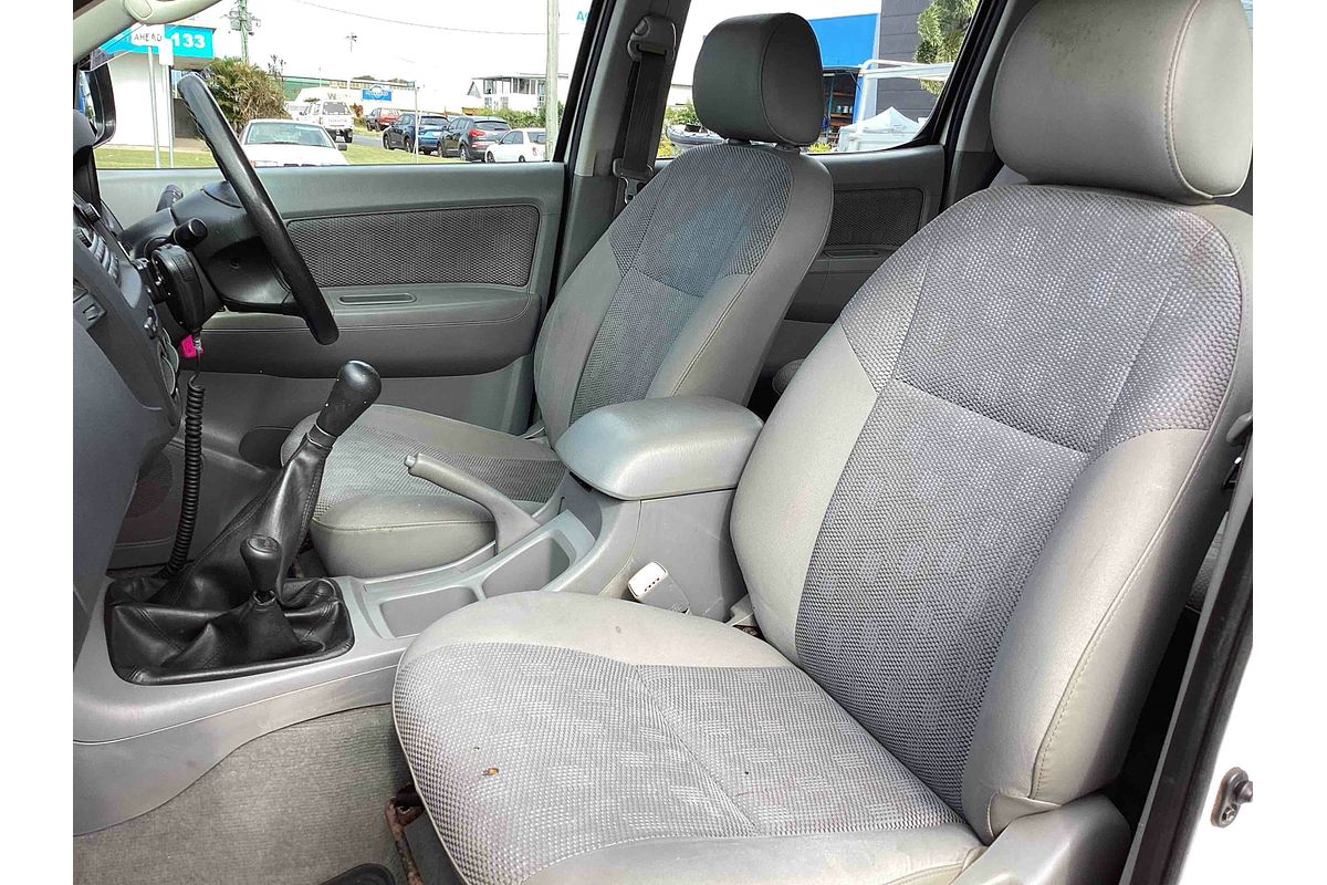 2005 Toyota Hilux SR GGN25R 4X4