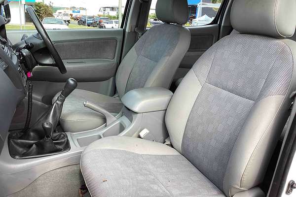 2005 Toyota Hilux SR GGN25R 4X4