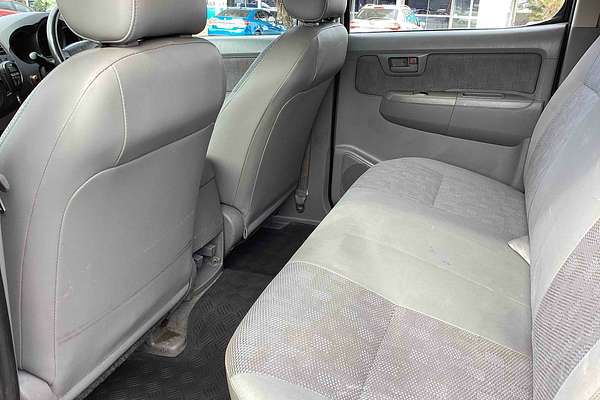 2005 Toyota Hilux SR GGN25R 4X4