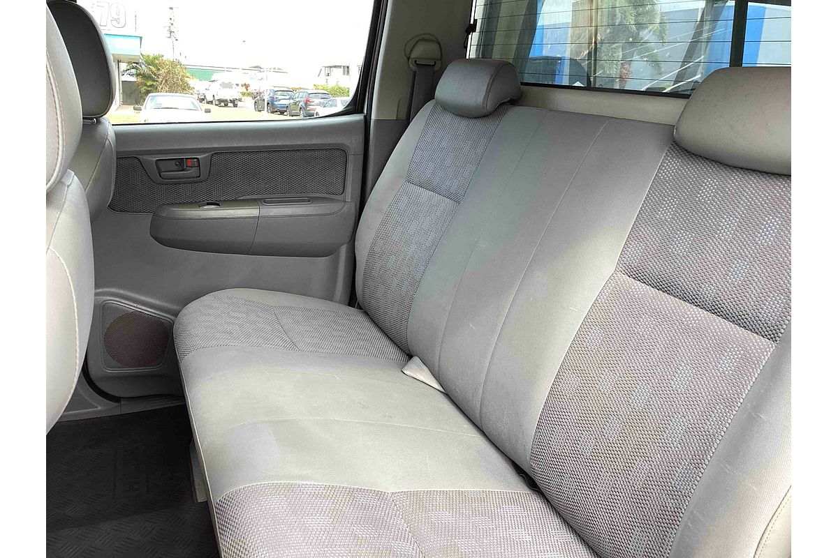 2005 Toyota Hilux SR GGN25R 4X4