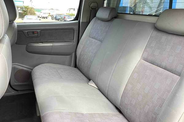 2005 Toyota Hilux SR GGN25R 4X4