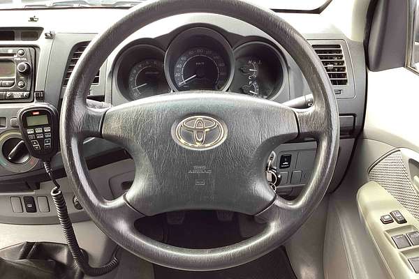 2005 Toyota Hilux SR GGN25R 4X4
