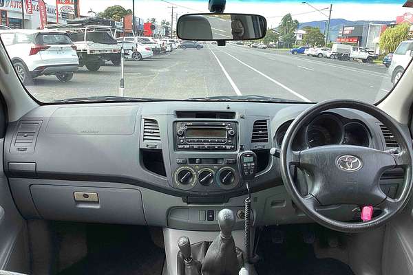 2005 Toyota Hilux SR GGN25R 4X4