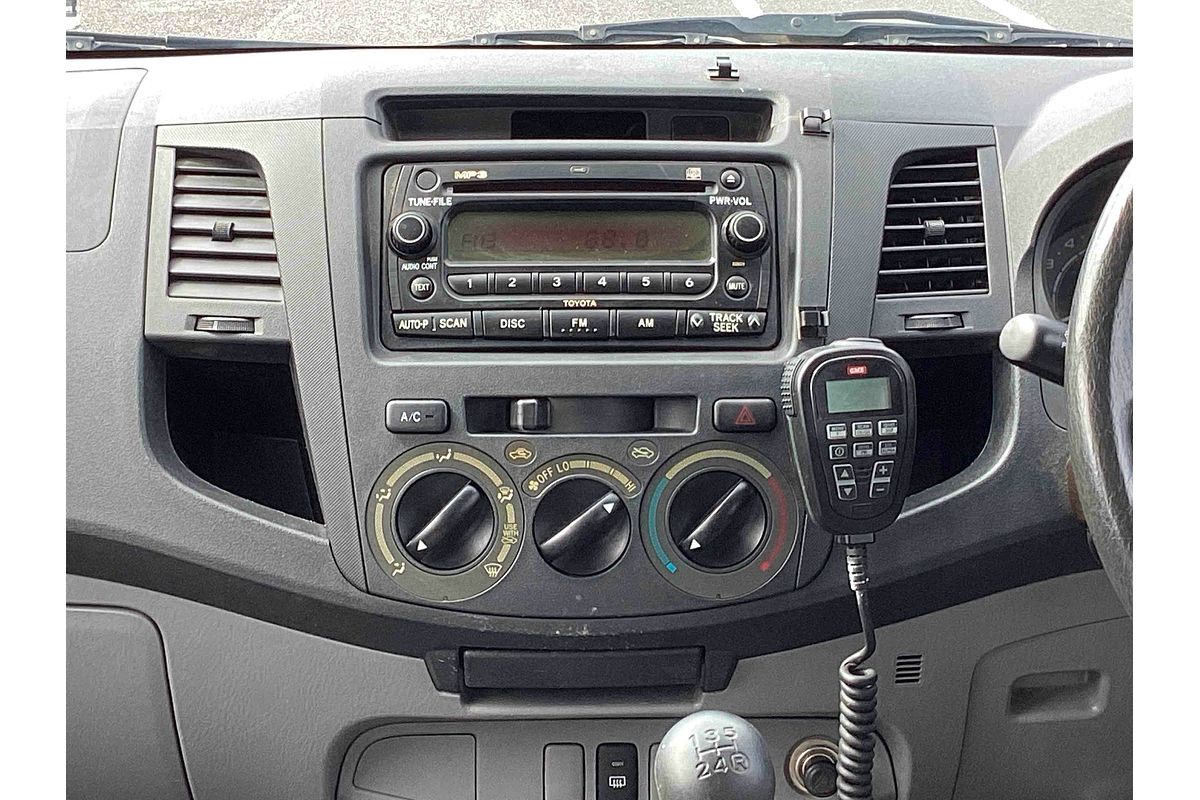 2005 Toyota Hilux SR GGN25R 4X4