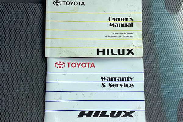 2005 Toyota Hilux SR GGN25R 4X4